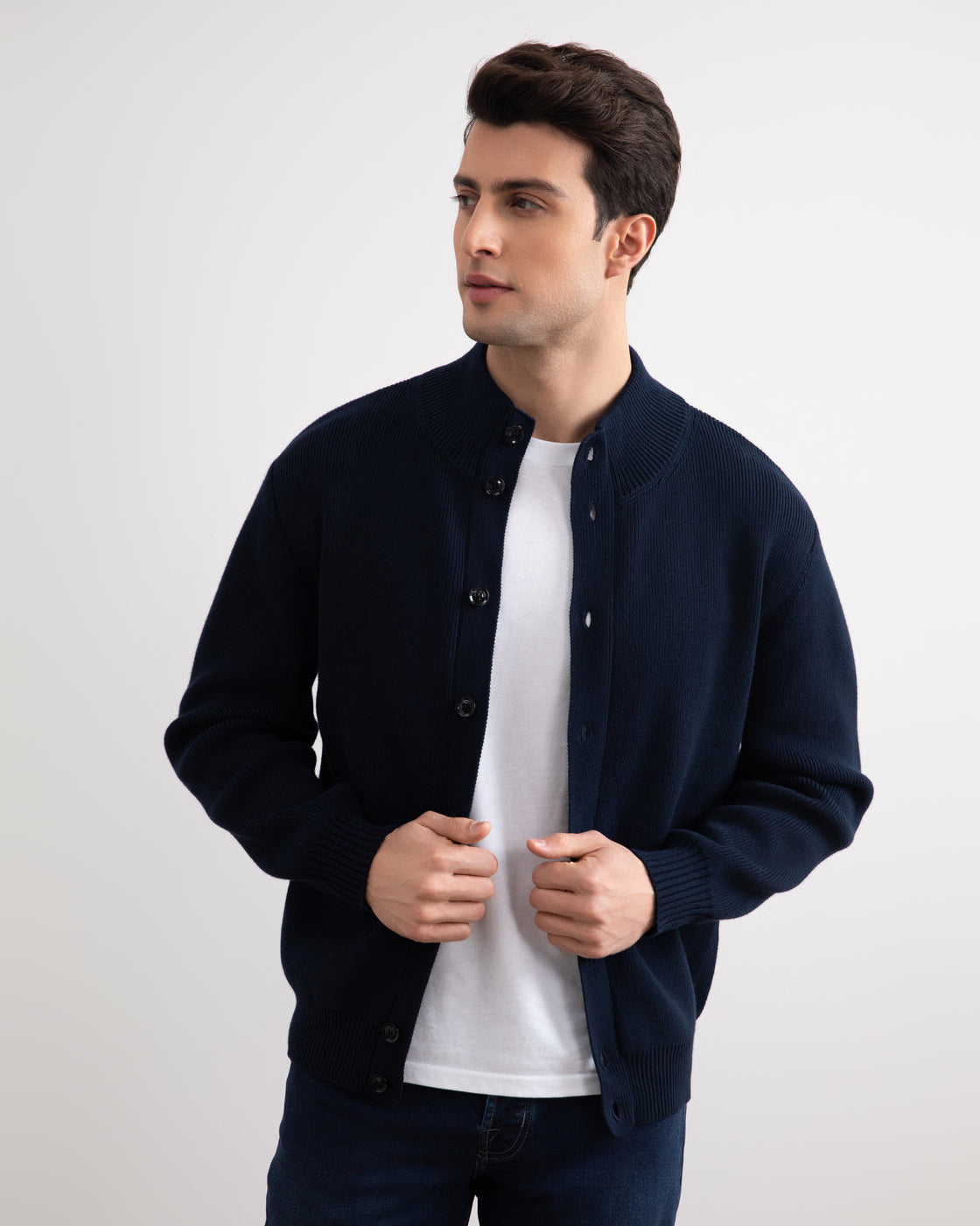 Navy ribbet cardigan med knaplukning