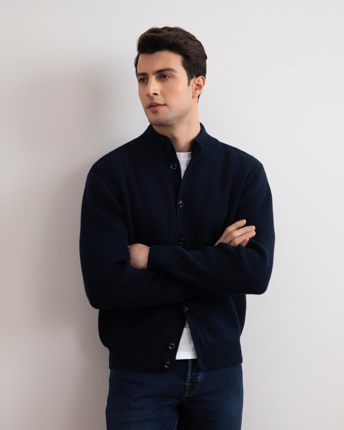 Navy ribbet cardigan med knaplukning