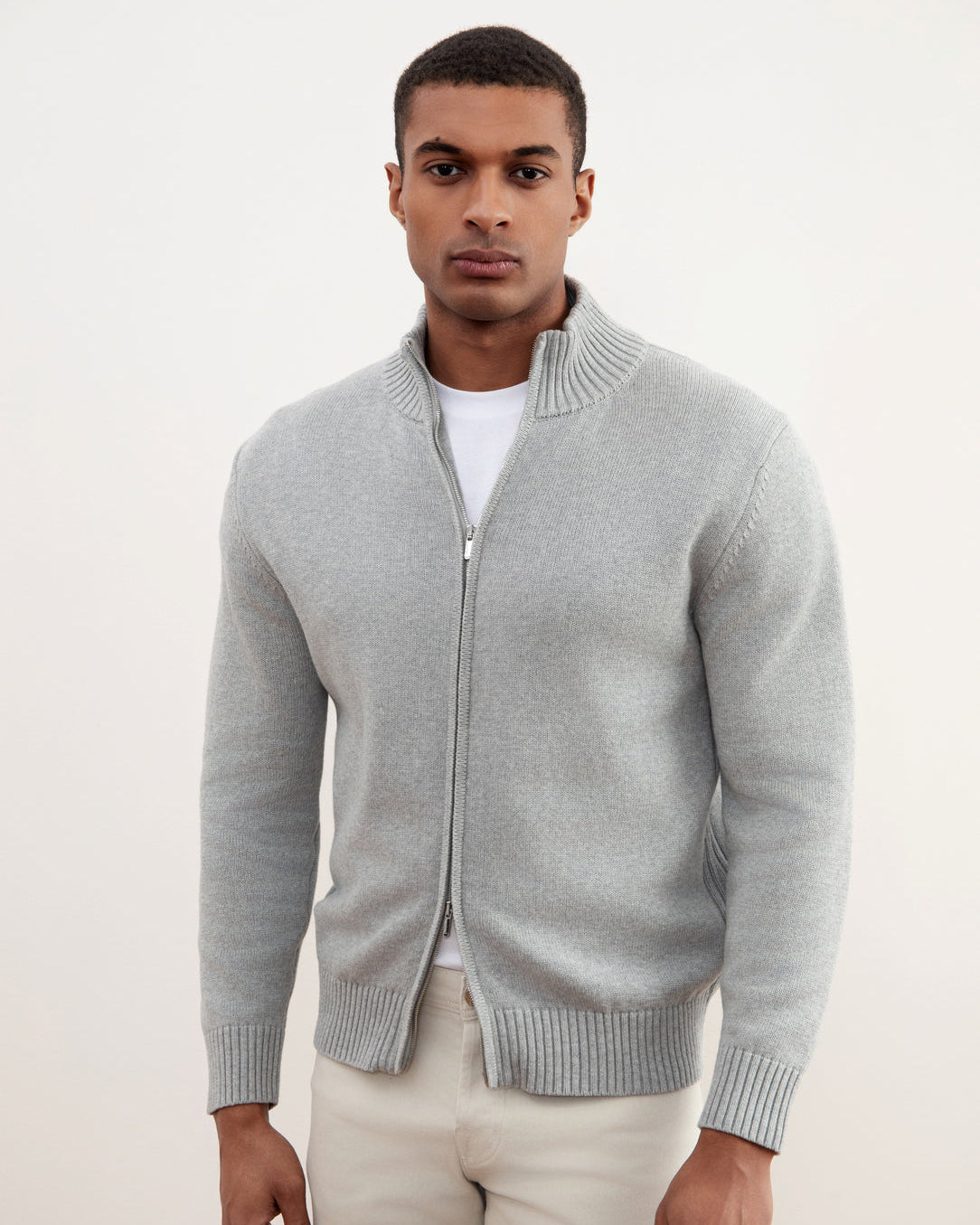 Grå meleret ribbet sweater med lynlås