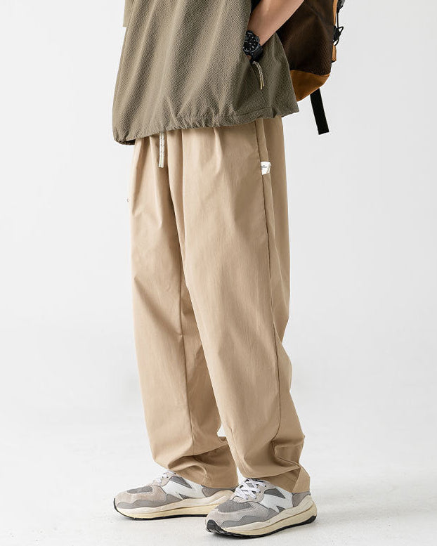 The Axis Plissierte Cargohose