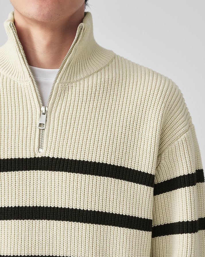 Momeike gestreifter Strickpullover mit halbem Reißverschluss