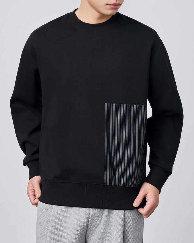 Der Momeike Horizon Streifen Pullover mit Rundhalsausschnitt