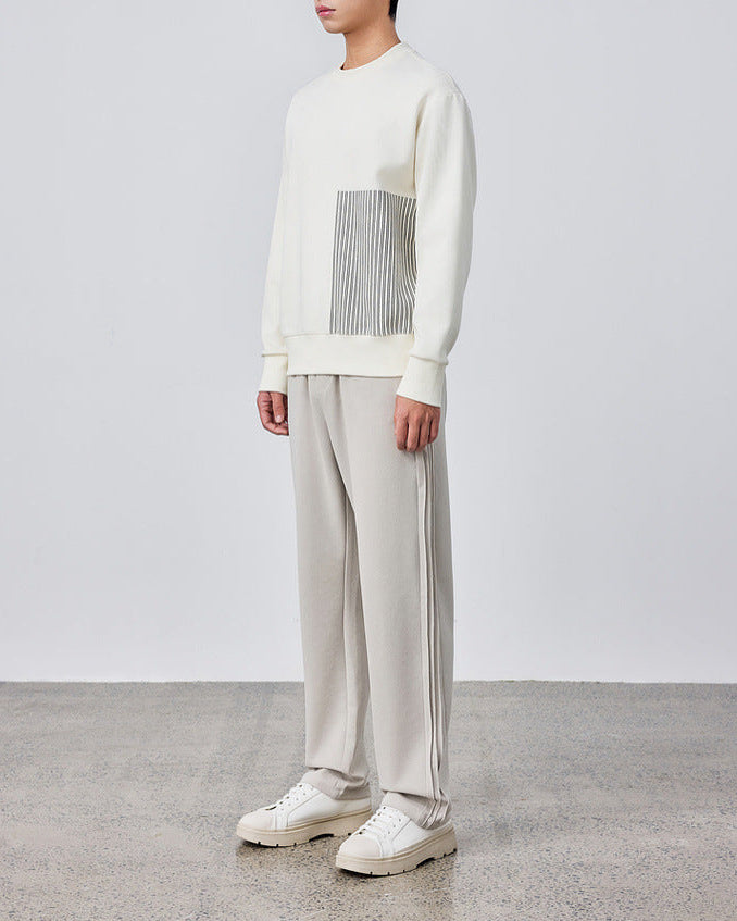 Der Momeike Horizon Streifen Pullover mit Rundhalsausschnitt
