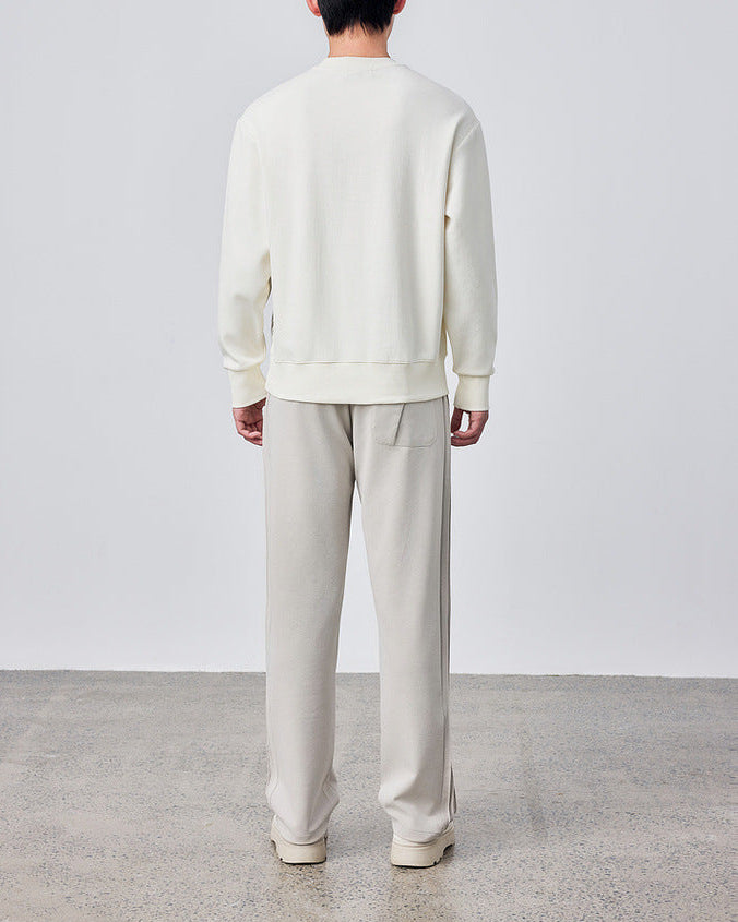 Der Momeike Horizon Streifen Pullover mit Rundhalsausschnitt