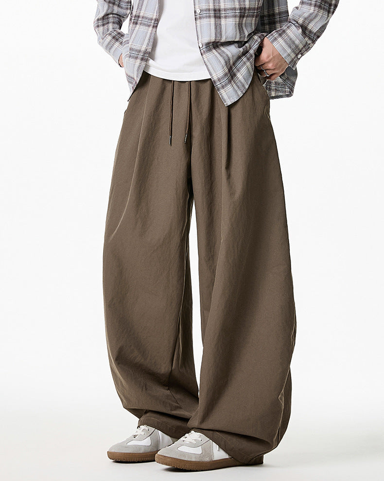 Die gefaltete Freizeithose im japanischen Stil
