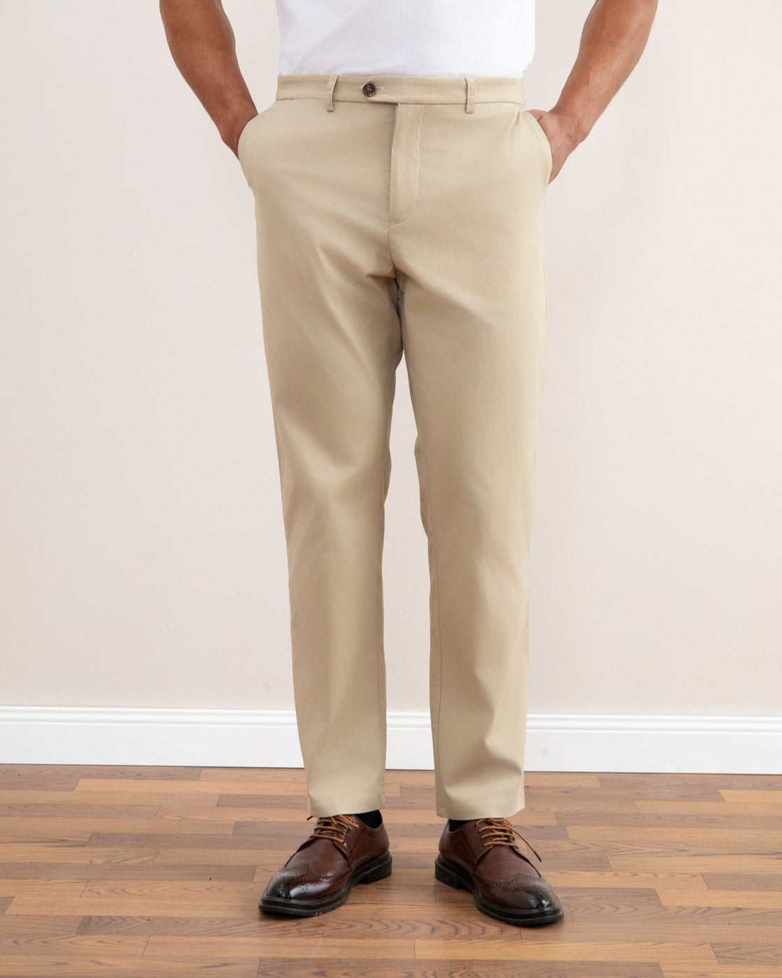 Beige Chino in gerader Passform