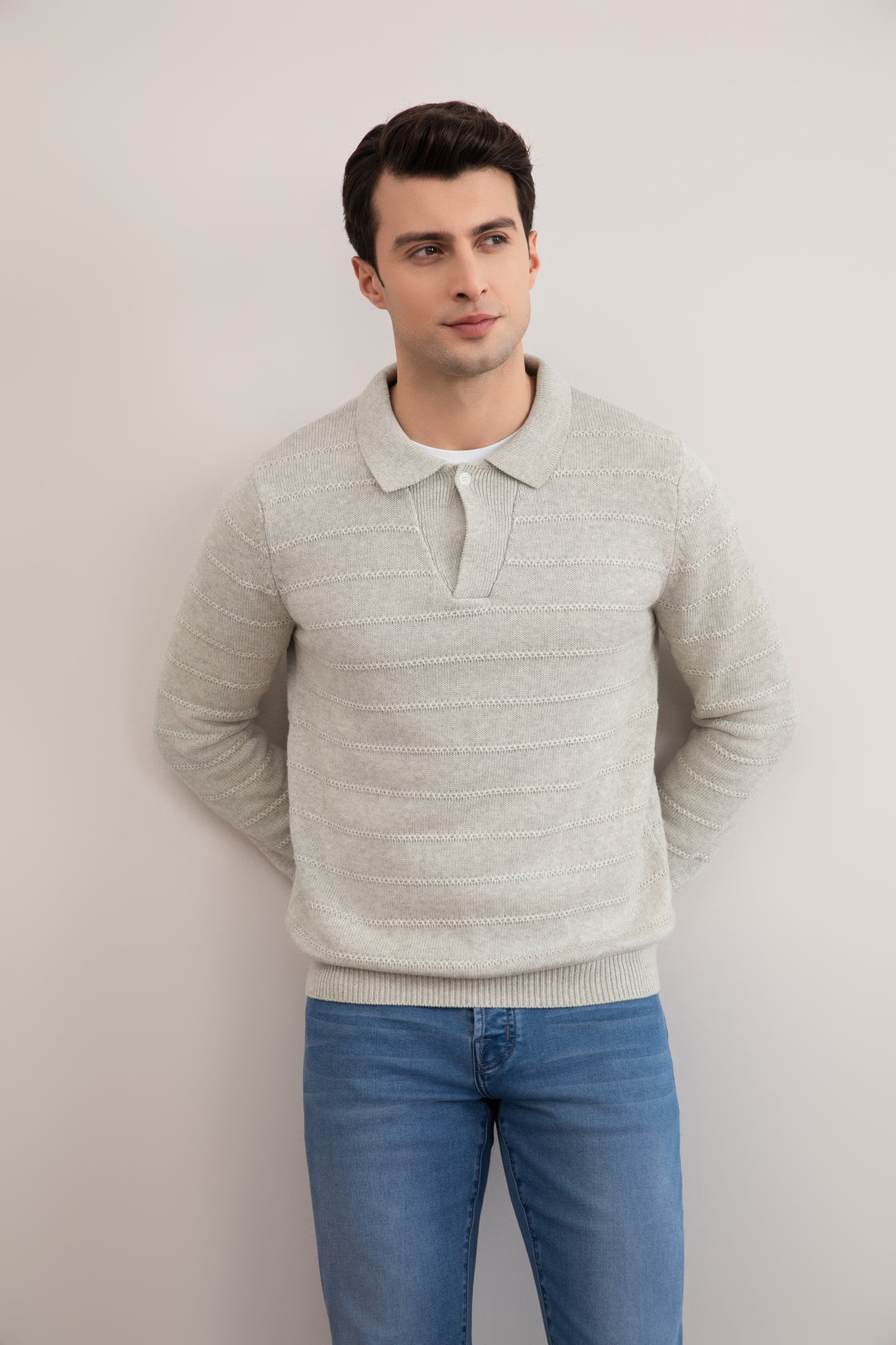 Grauer Mélange-Strickpullover mit offener Textur