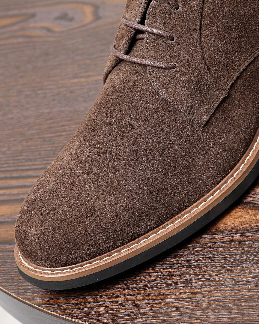Die Brogue-Stiefel aus Wildleder mit Reißverschluss