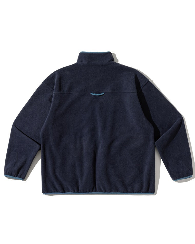 Der Monroe Pullover mit halbem Kragen