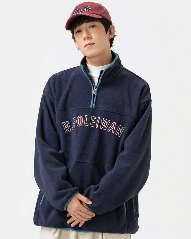 Der Monroe Pullover mit halbem Kragen