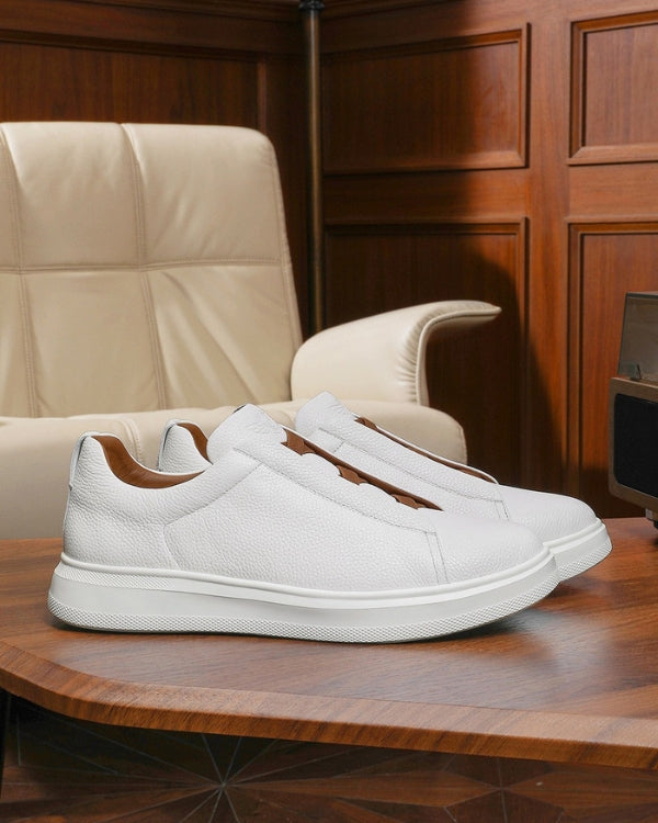 La zapatilla de piel sin cordones Crisp White Urban Luxe