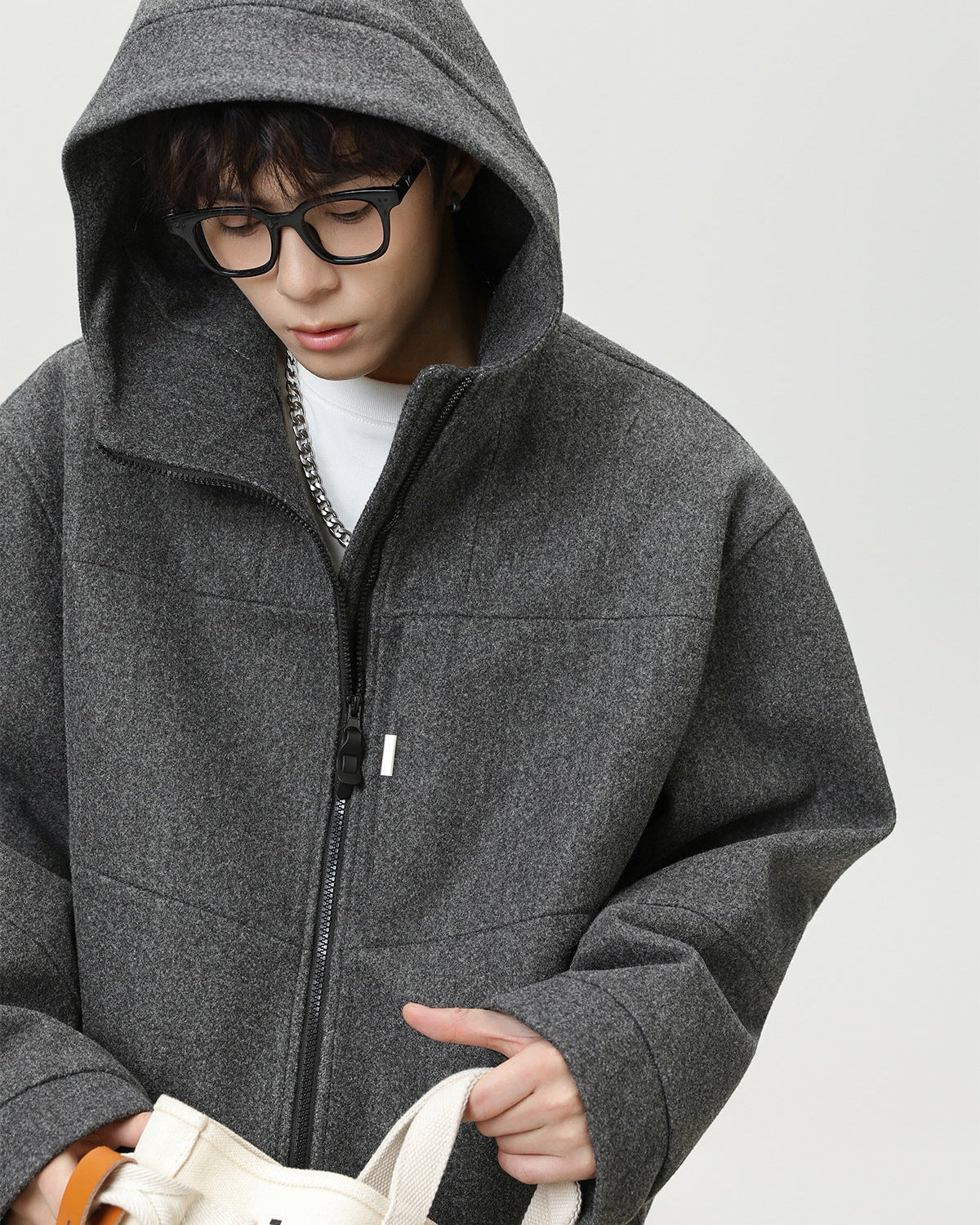 Sudadera de lana estructurada con capucha dividida