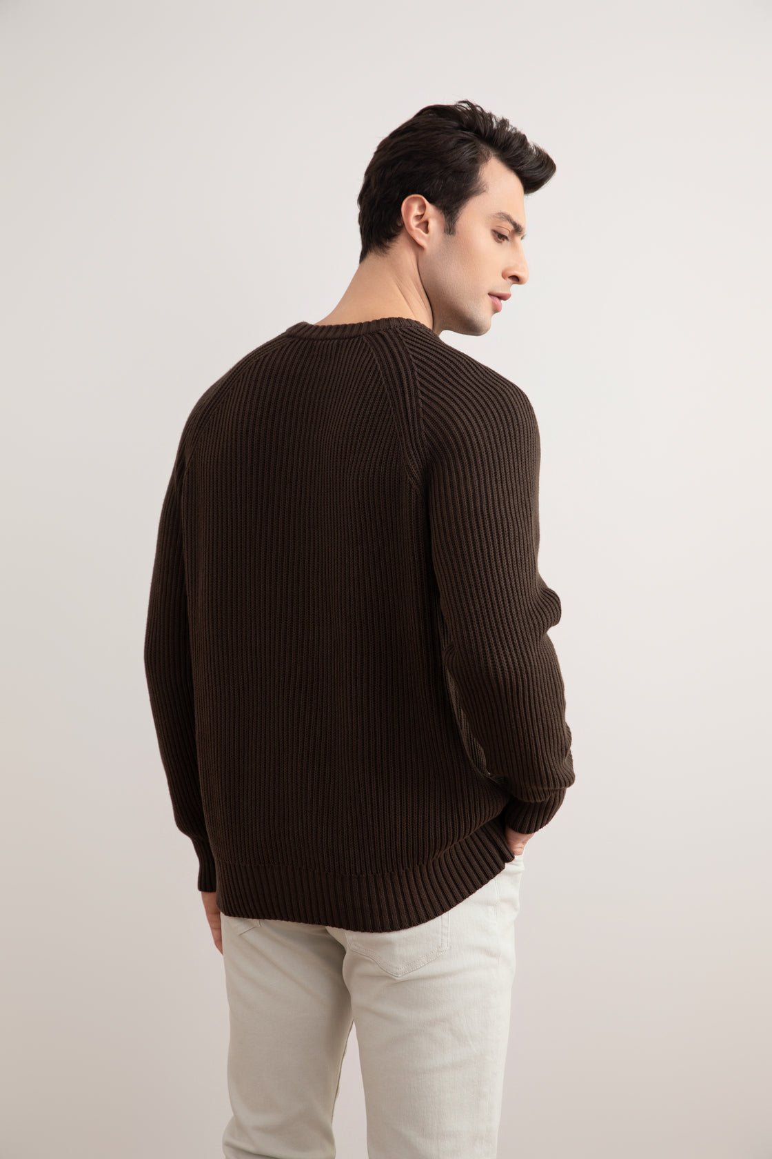 Cuello redondo inglés marrón