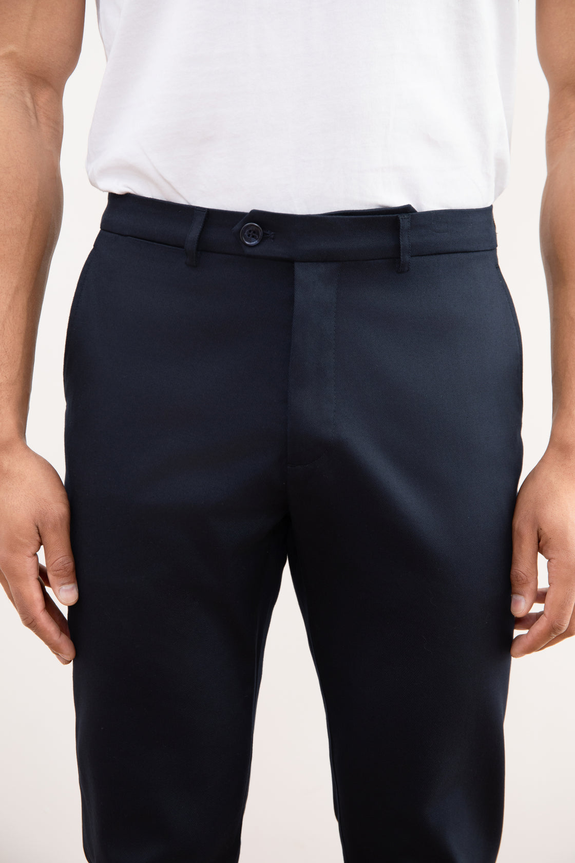 Chino recto elástico azul marino
