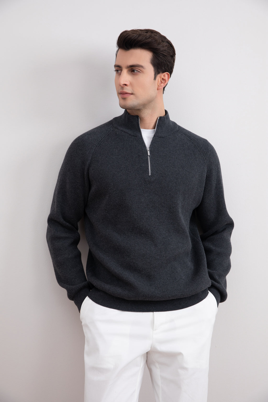 Jersey de cuello alto half-zip en canalé inglés color carbón