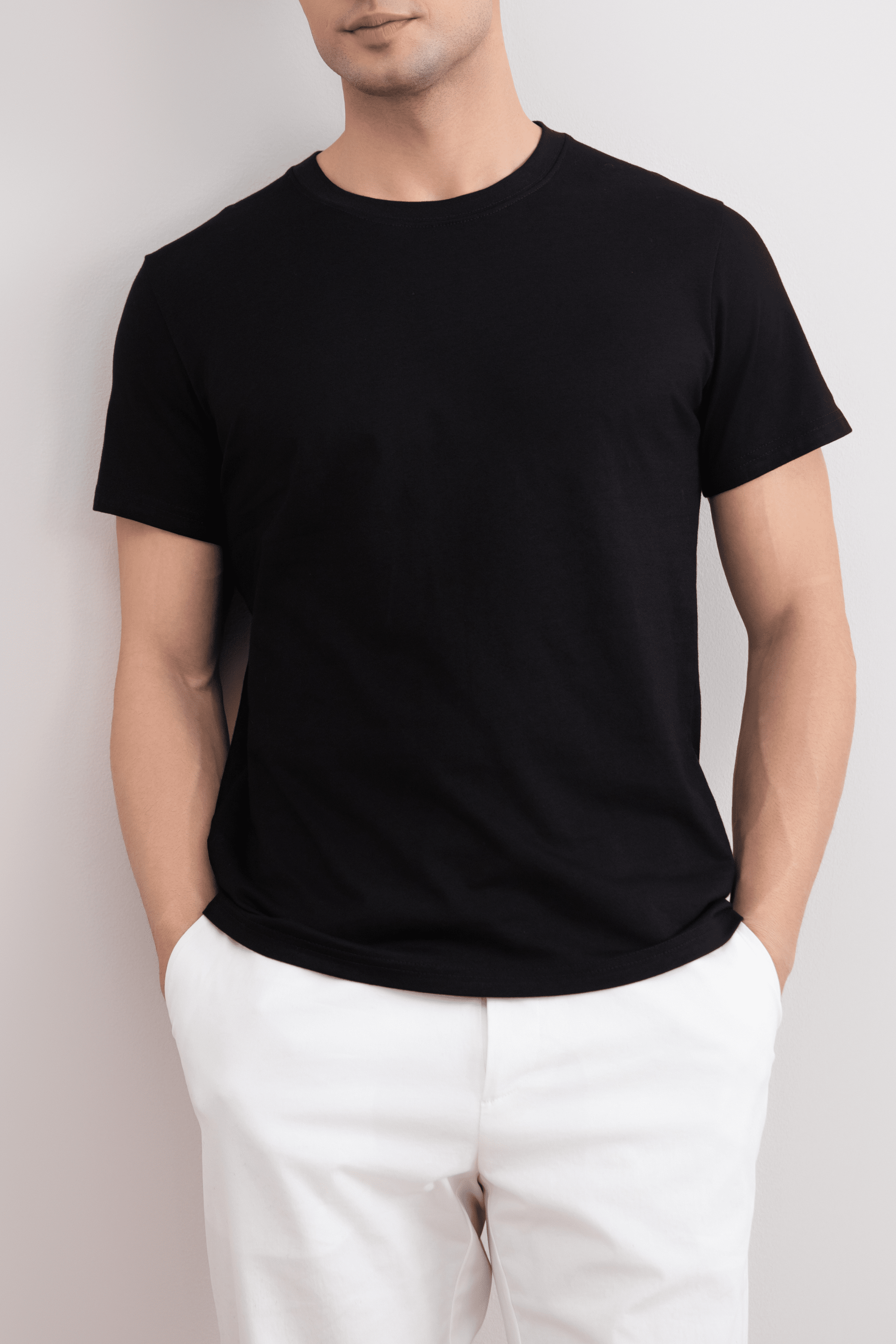 Camiseta negra Slim fit cuello redondo