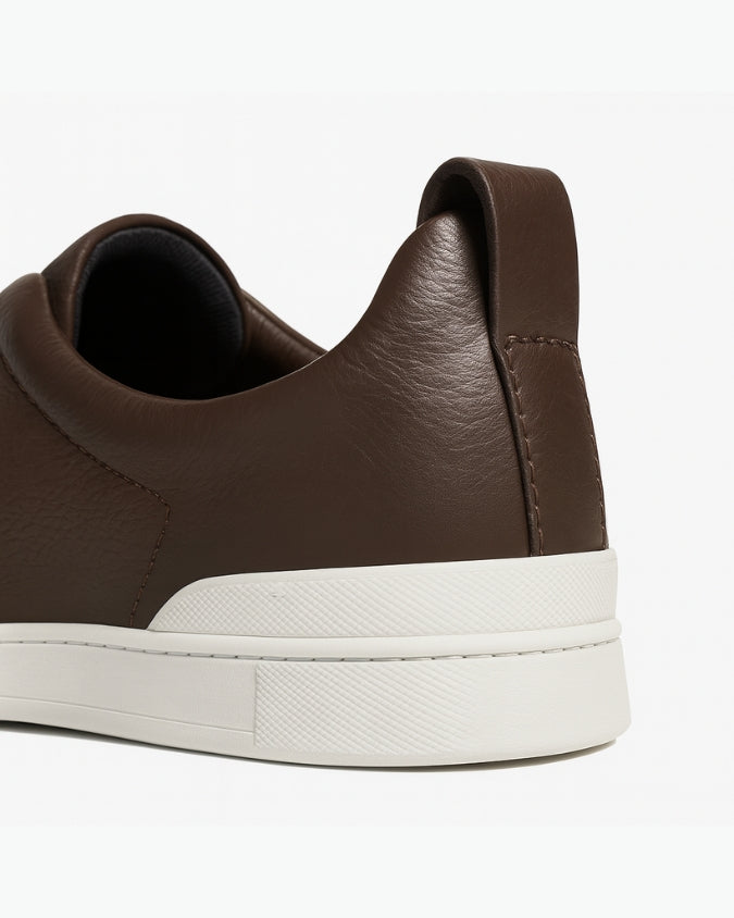 Sneaker sin cordones de piel de ante marrón