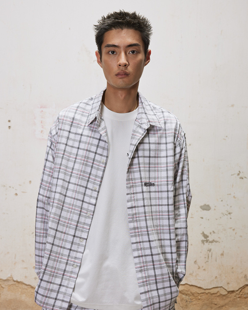 Conjunto de camisa de cuadros oversize y pantalón corto