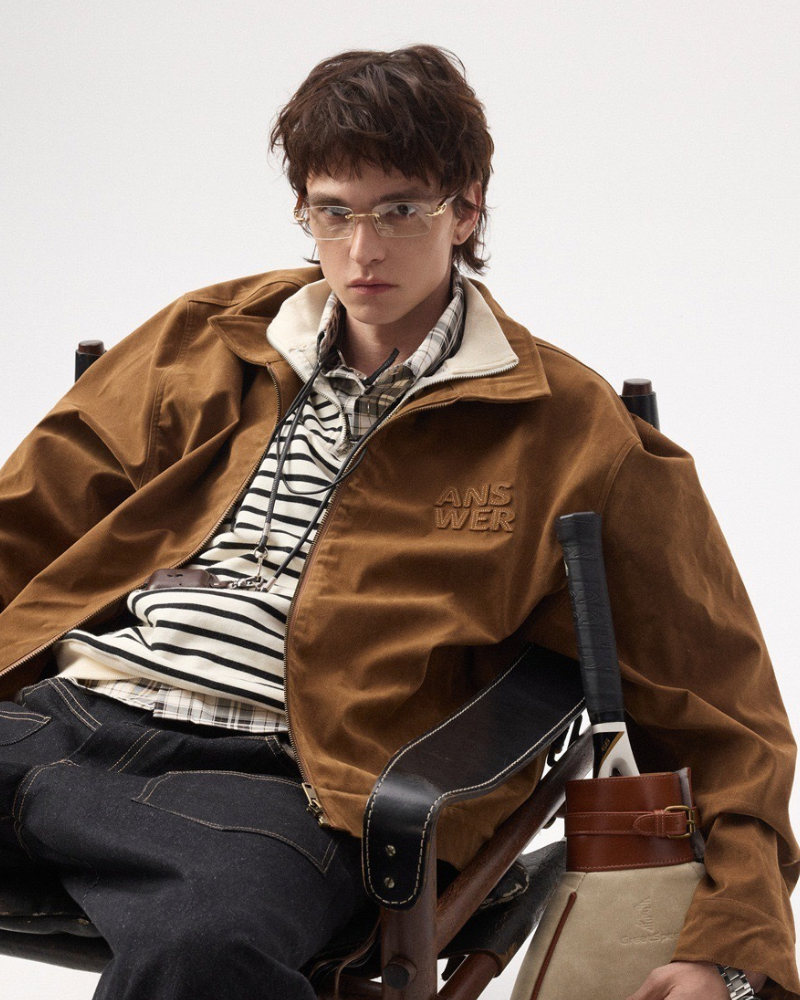 Chaqueta con cremallera bordada Answer