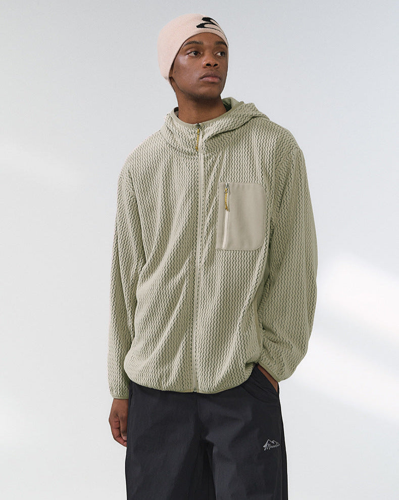 Chaqueta con capucha y cremallera y estampado de gofres
