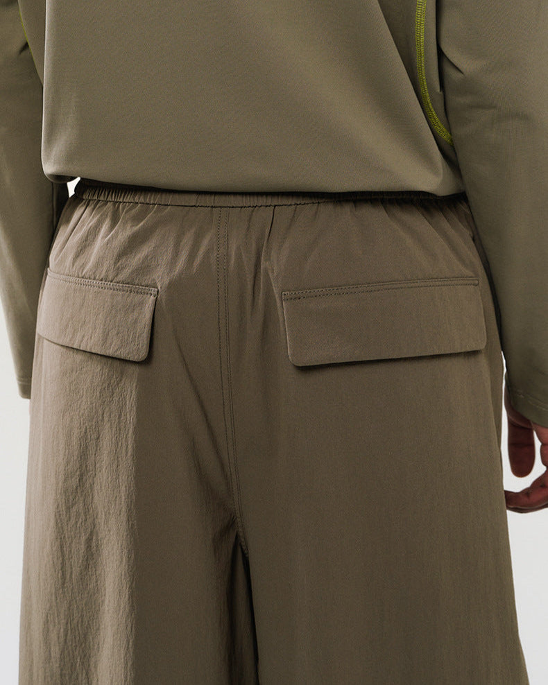 Pantalón técnico de pierna ancha con cordón