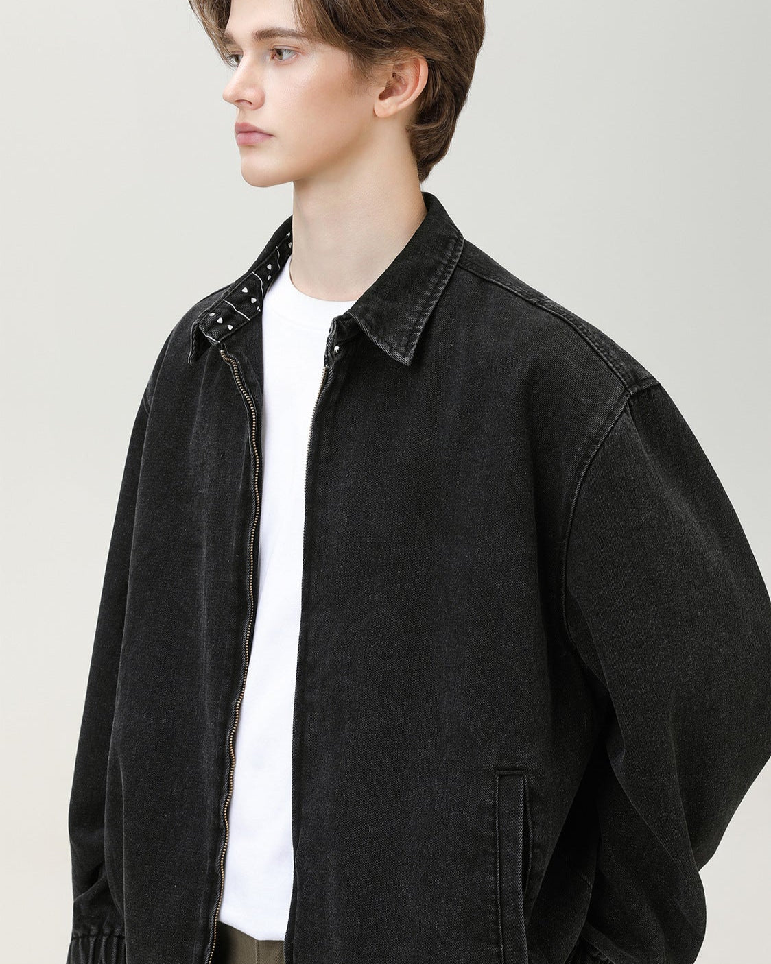 Chaqueta vaquera negra oversize con cremallera