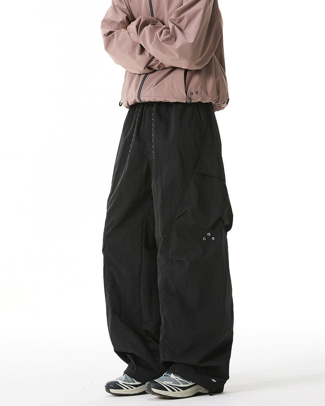 Les pantalons parachutistes de l’avant-garde