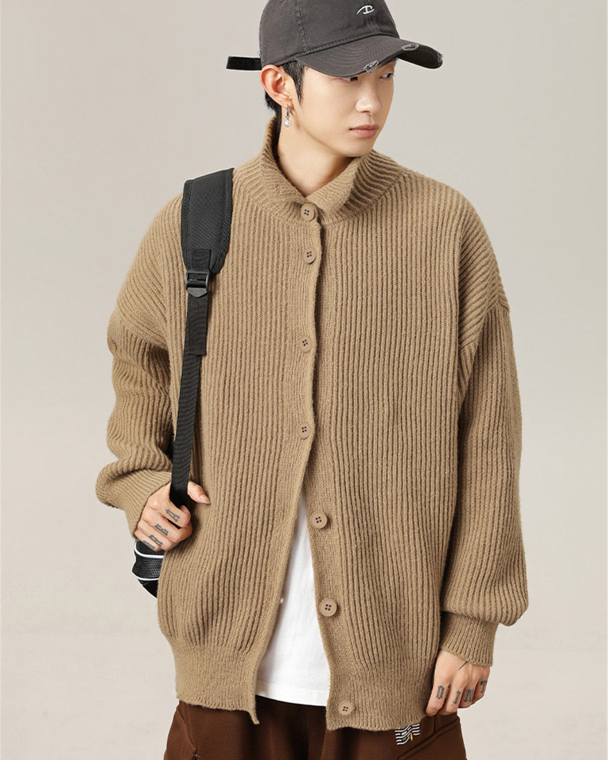 Cardigan minimaliste en côtes lourdes