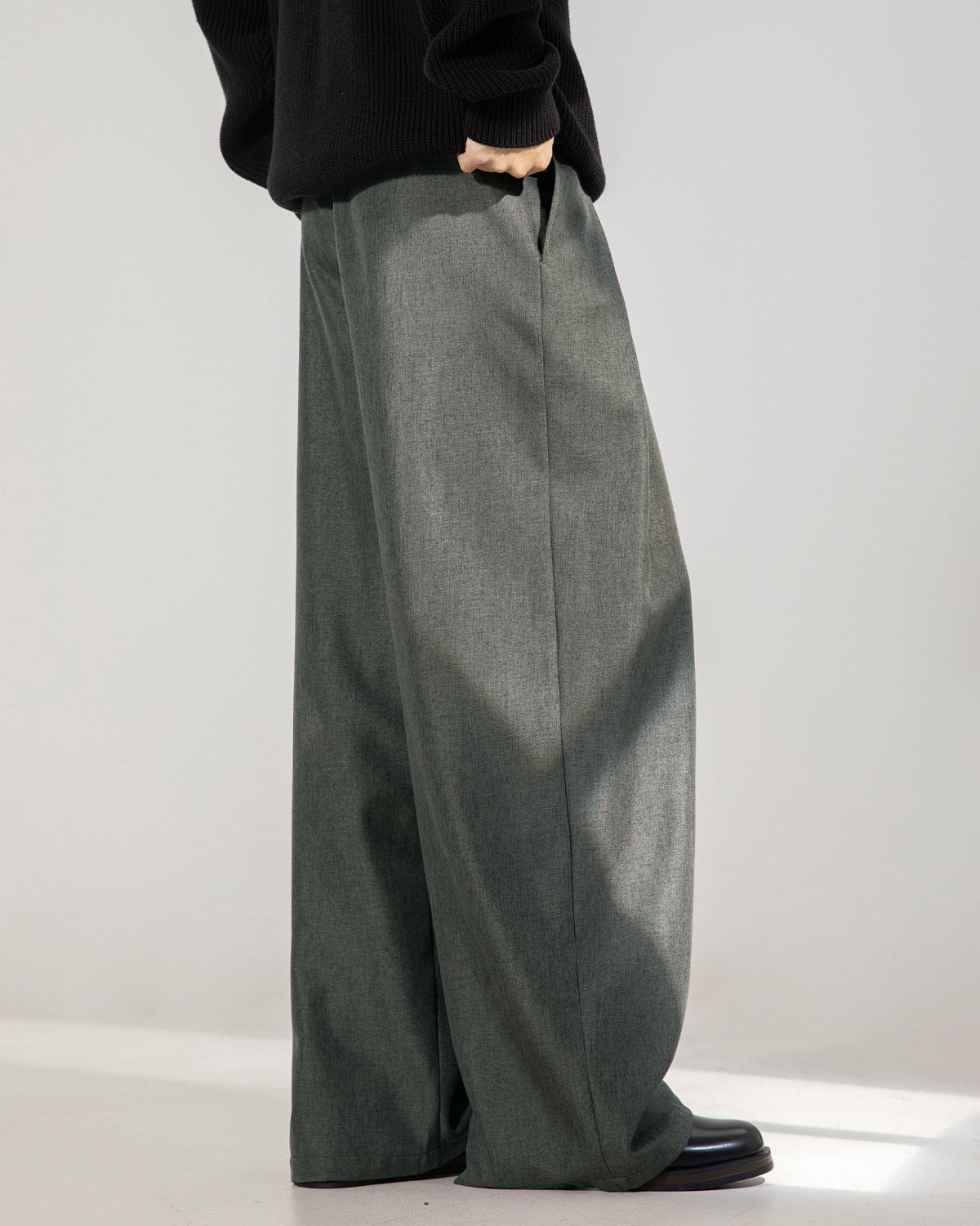 Pantalon plissé à jambes larges