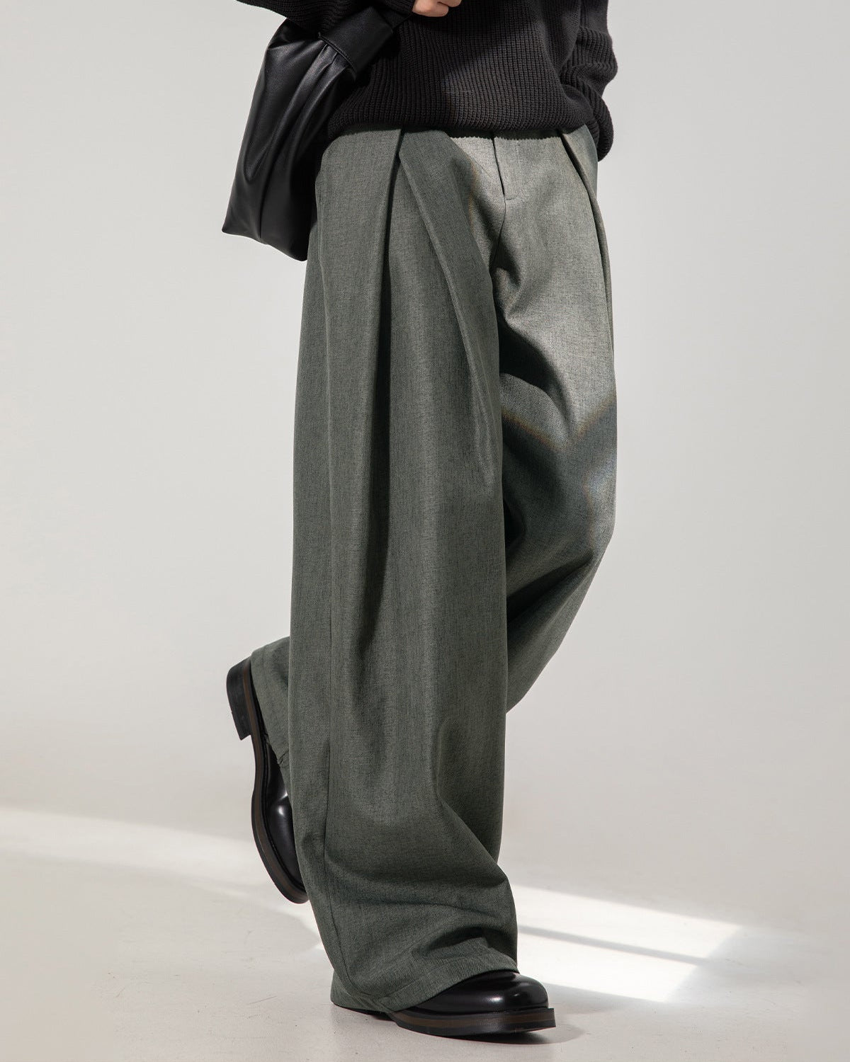 Pantalon plissé à jambes larges