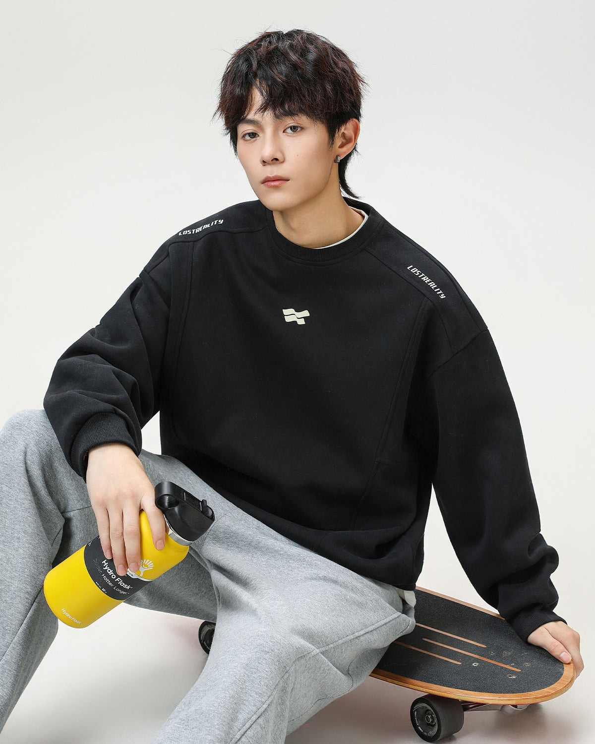 The Contour Split Heavy Crewneck Sweater (Pull à col roulé)