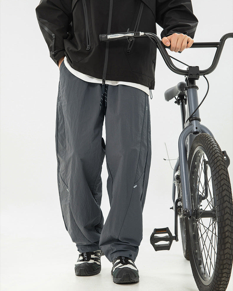 Le pantalon utilitaire à plis Contour