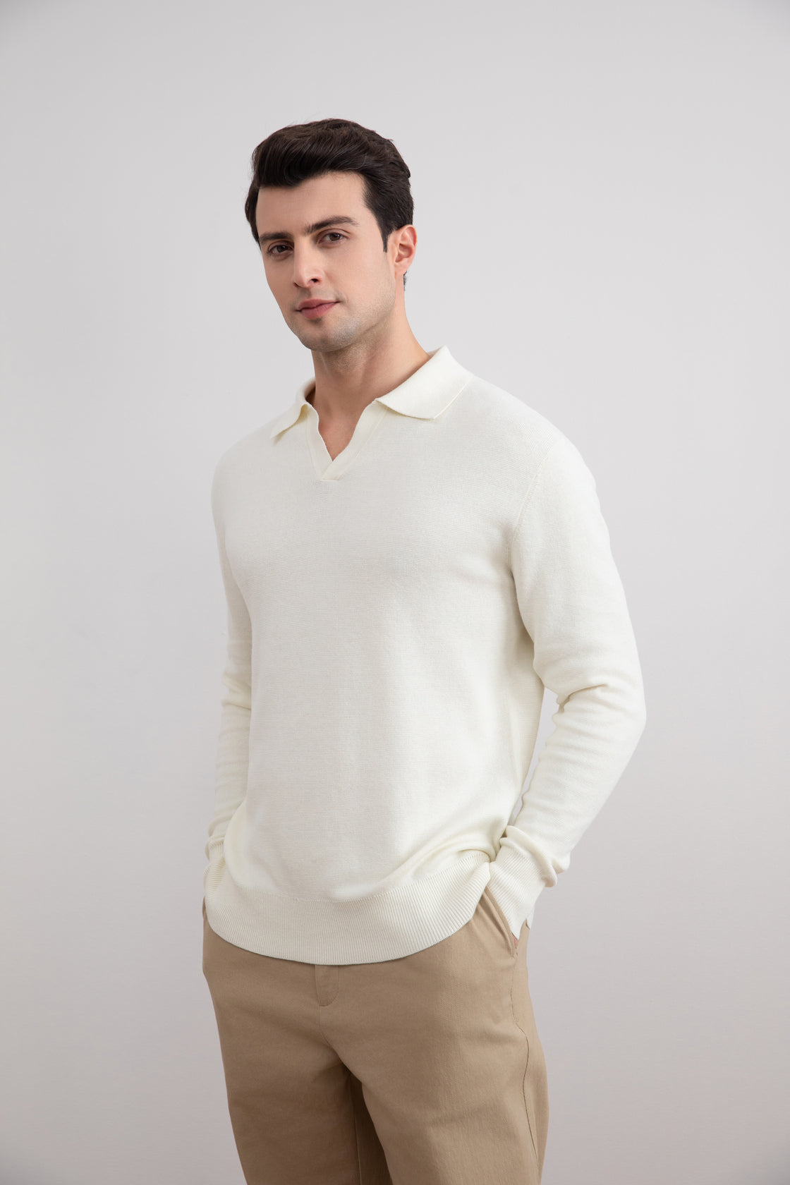 Polo ouvert Off-White à manches longues