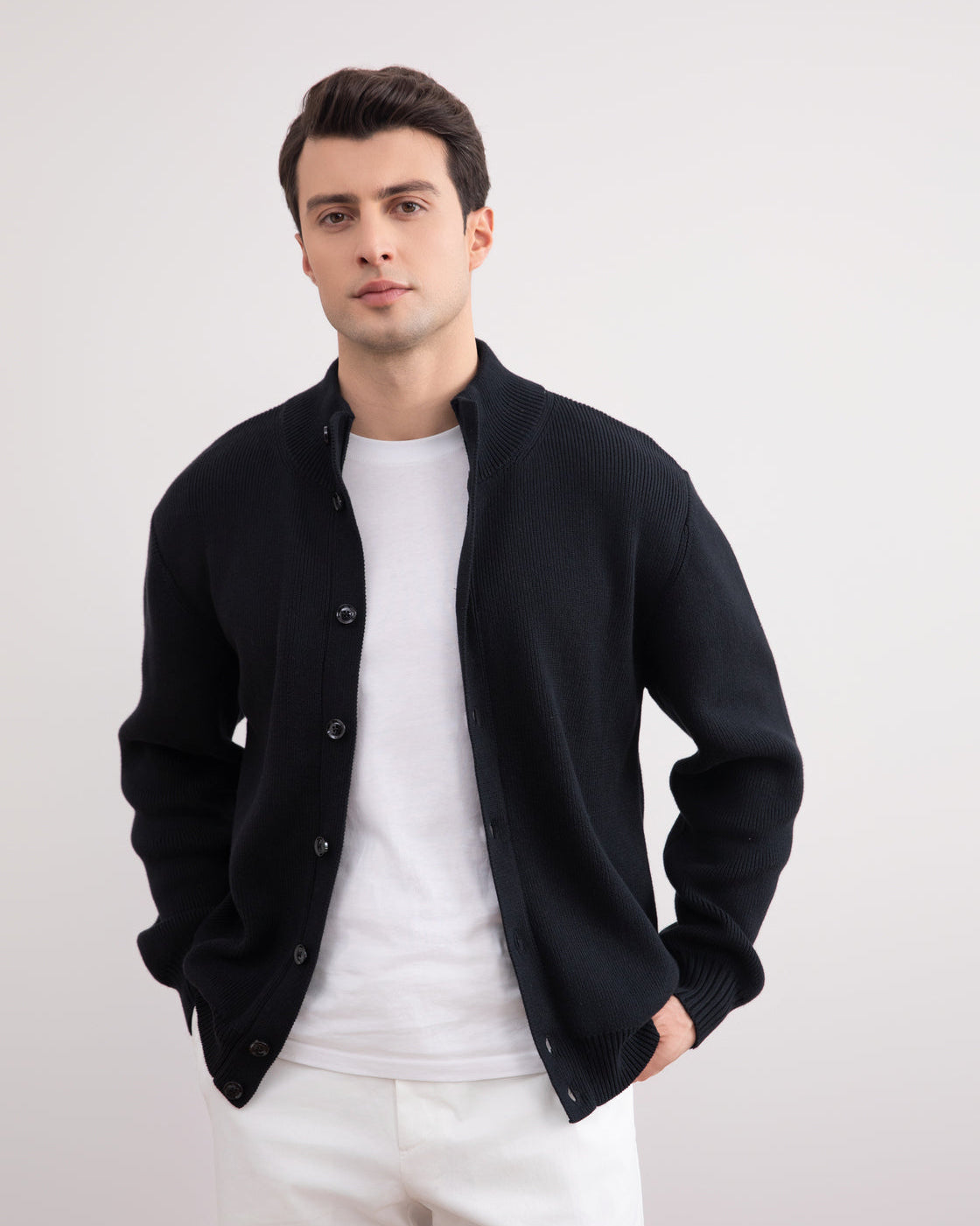 Cardigan noir côtelé à fermeture par boutons