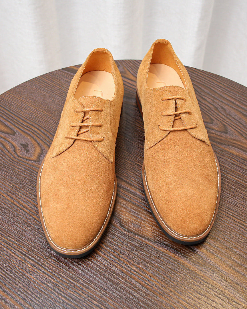 Les chaussures de derby en daim Softey