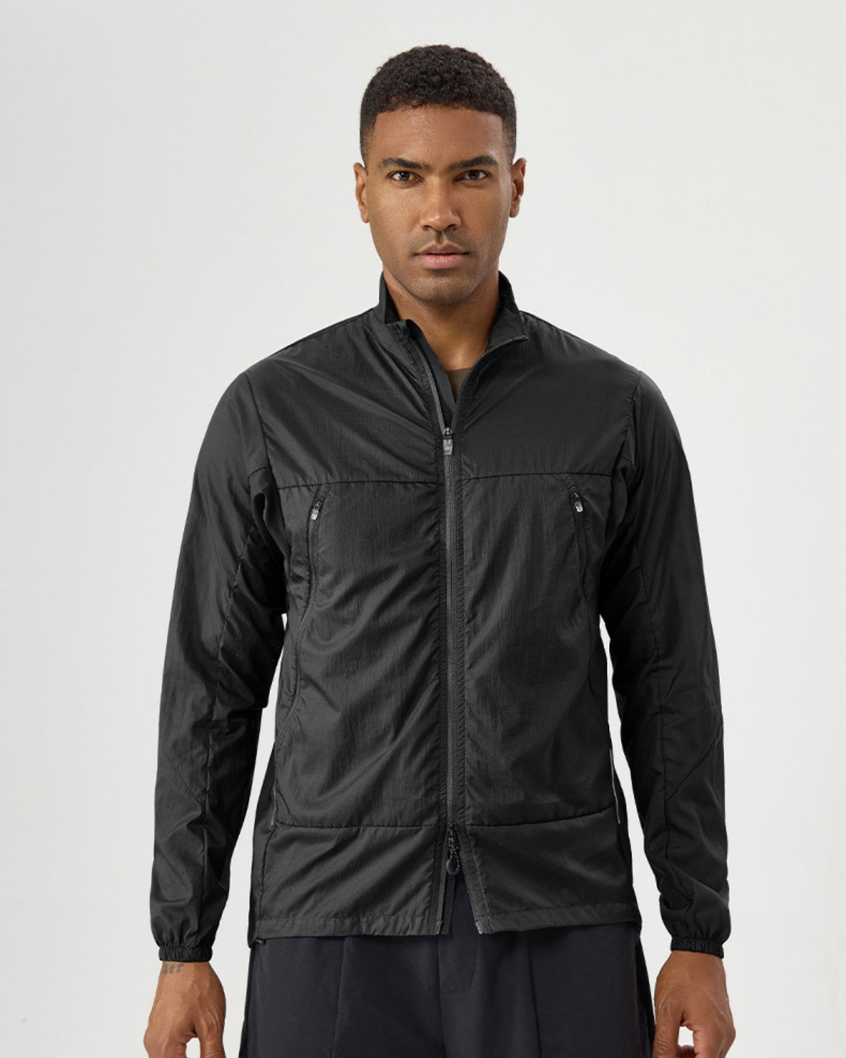Jaket Angin Berkinerja Ringan