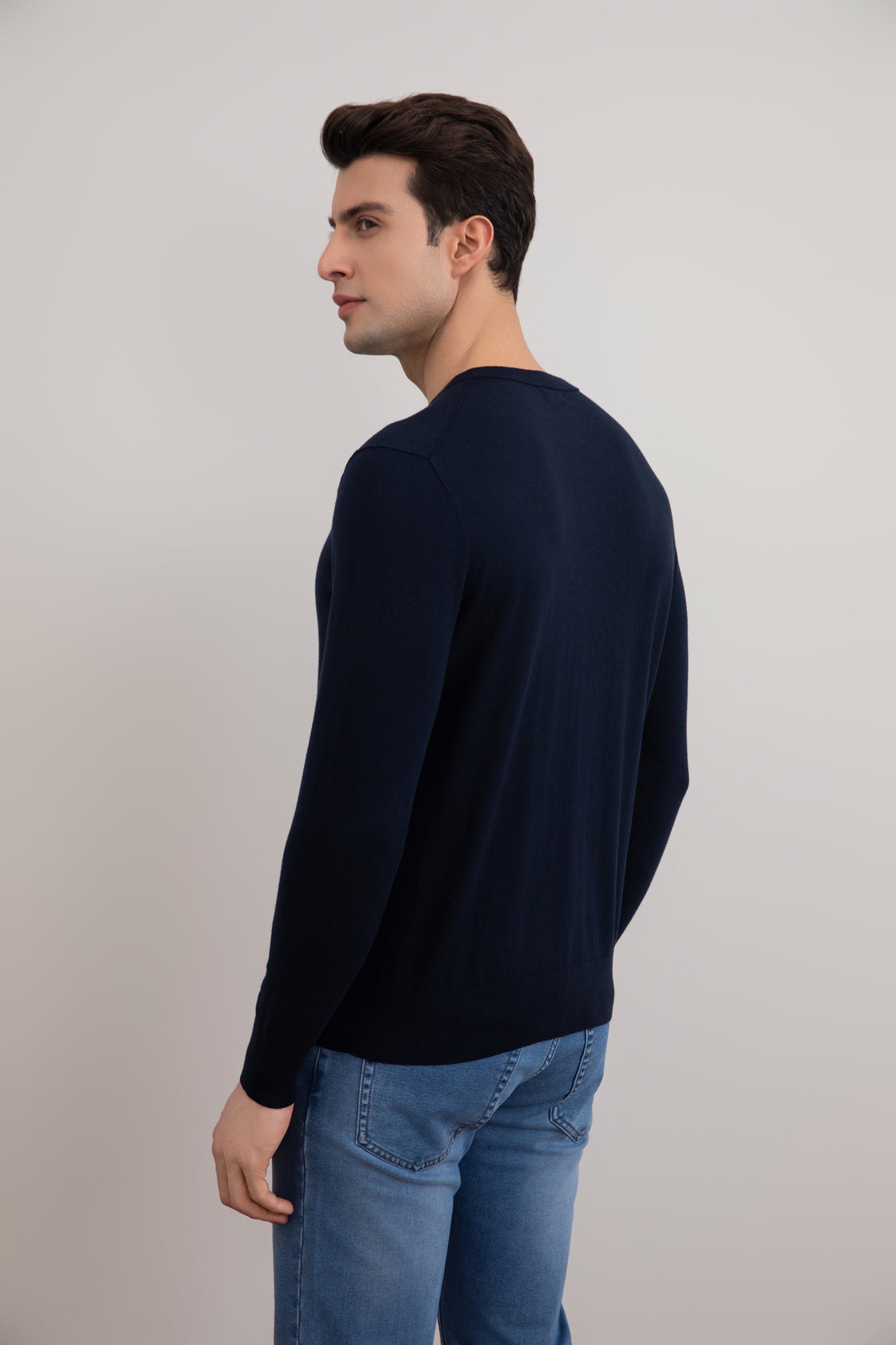 Sweater Crewneck Ringan Warna Navy