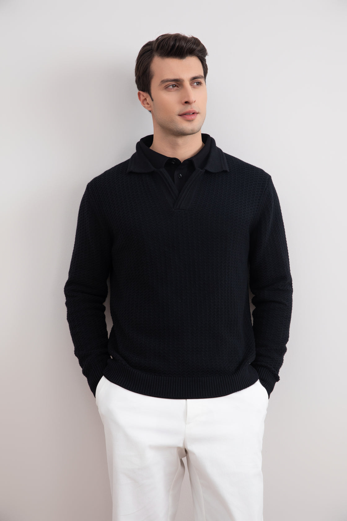 Sweater Polo Terbuka Bertekstur Hitam