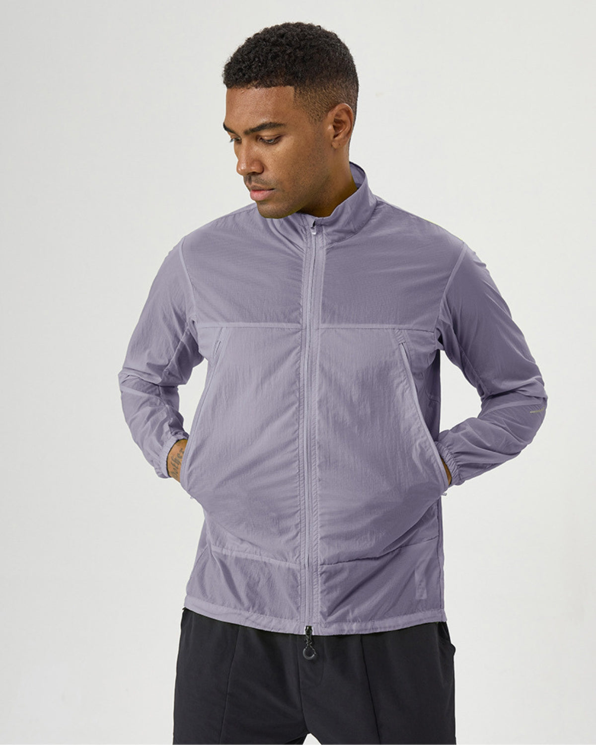 Jaket Angin Berkinerja Ringan