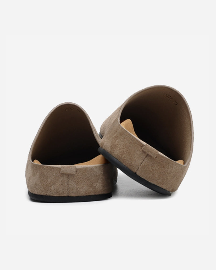 Geser Dalam-Keluar dari Bahan Suede