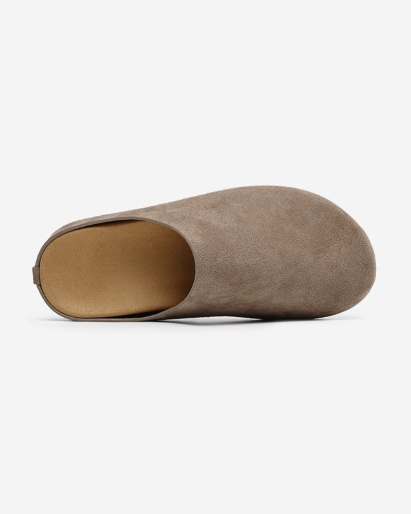 Geser Dalam-Keluar dari Bahan Suede