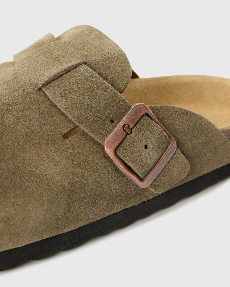 Sandal Bakiak Bakiak Gesper Suede