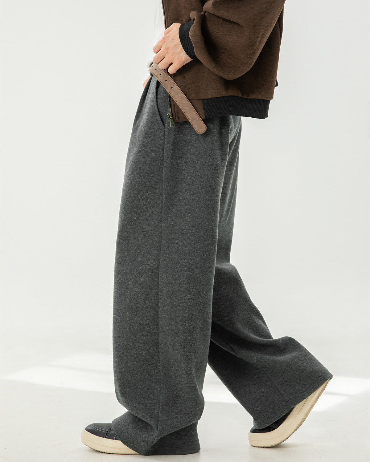 I pantaloni drappeggiati in misto lana