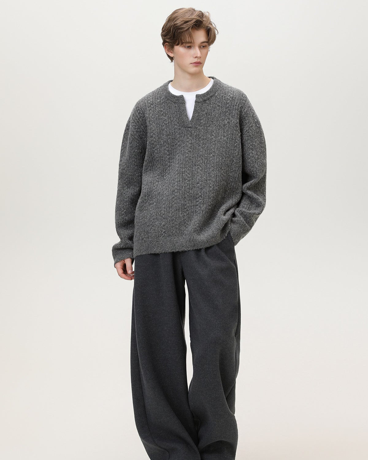 Maglione a maglia con scollo spezzato