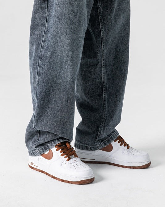 The Harbor Wash Tapered Denim Jeans