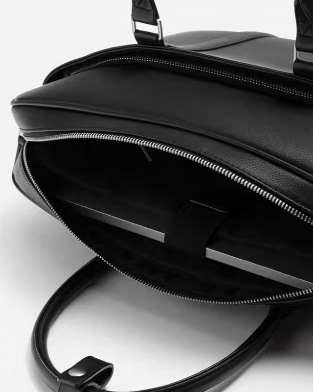 Strukturert dokumentmappe i skinn