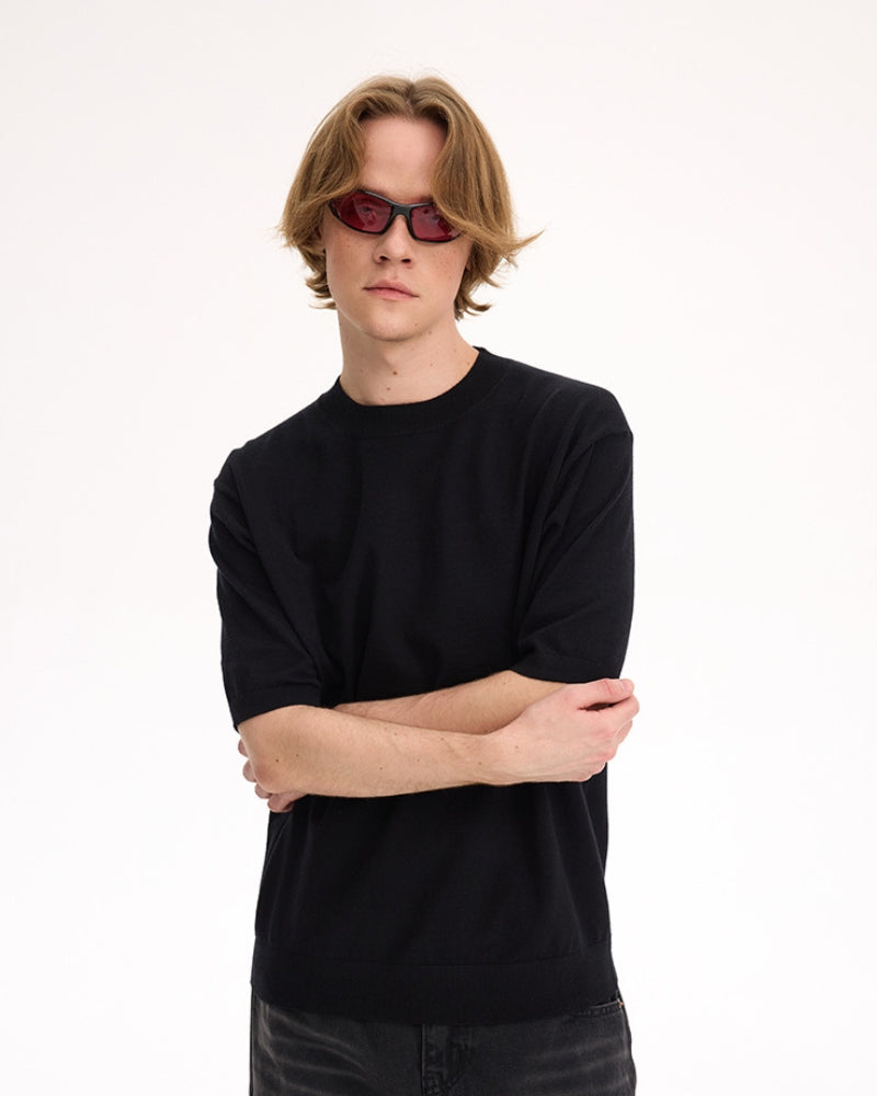 Camiseta com manga longa e cotovelo com gola redonda