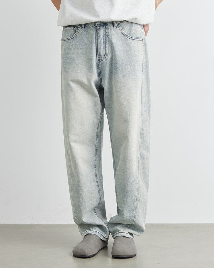Calça jeans baggy com logotipo bordado em lavagem clara