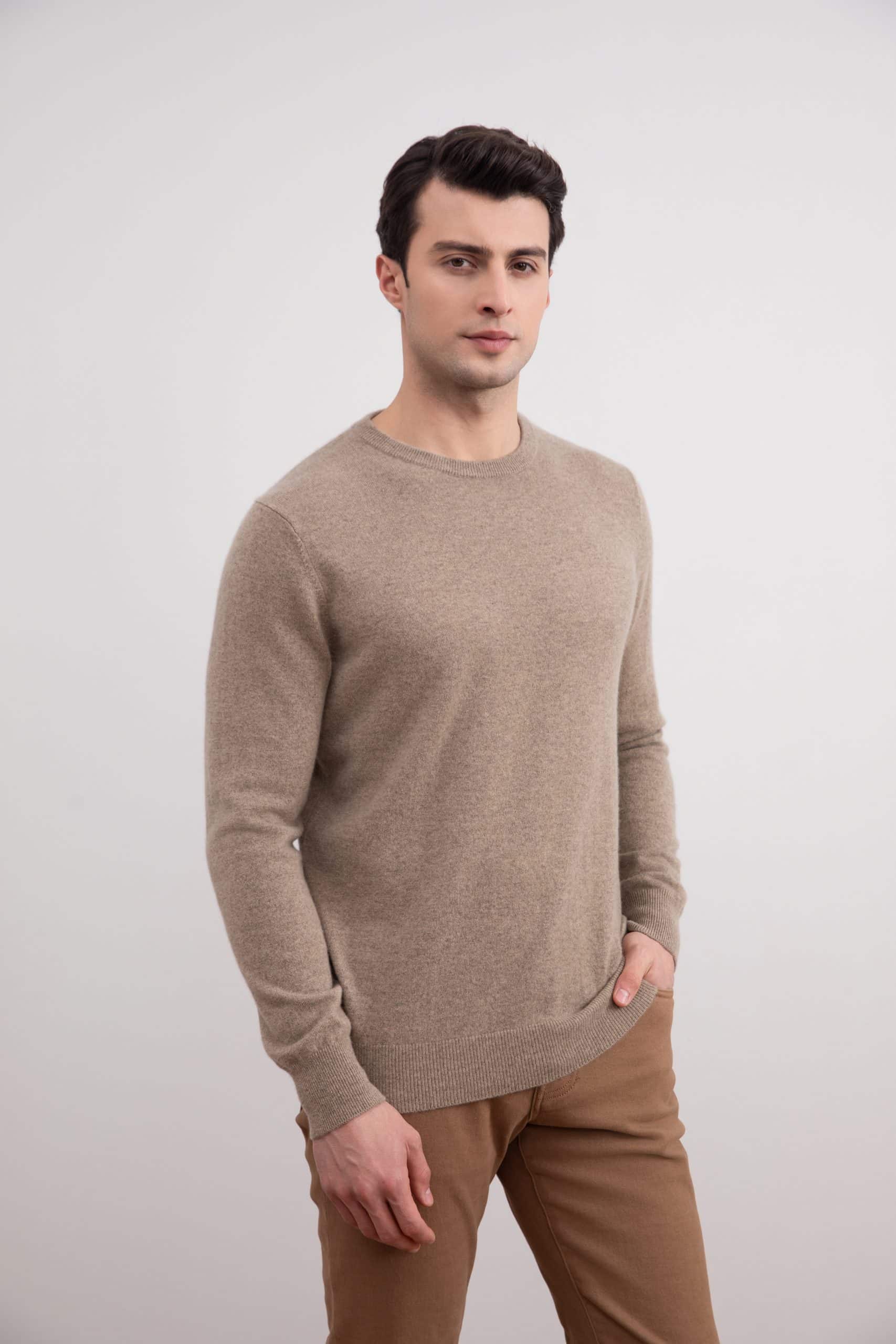 Gola alta de cashmere em mescla na cor taupe claro