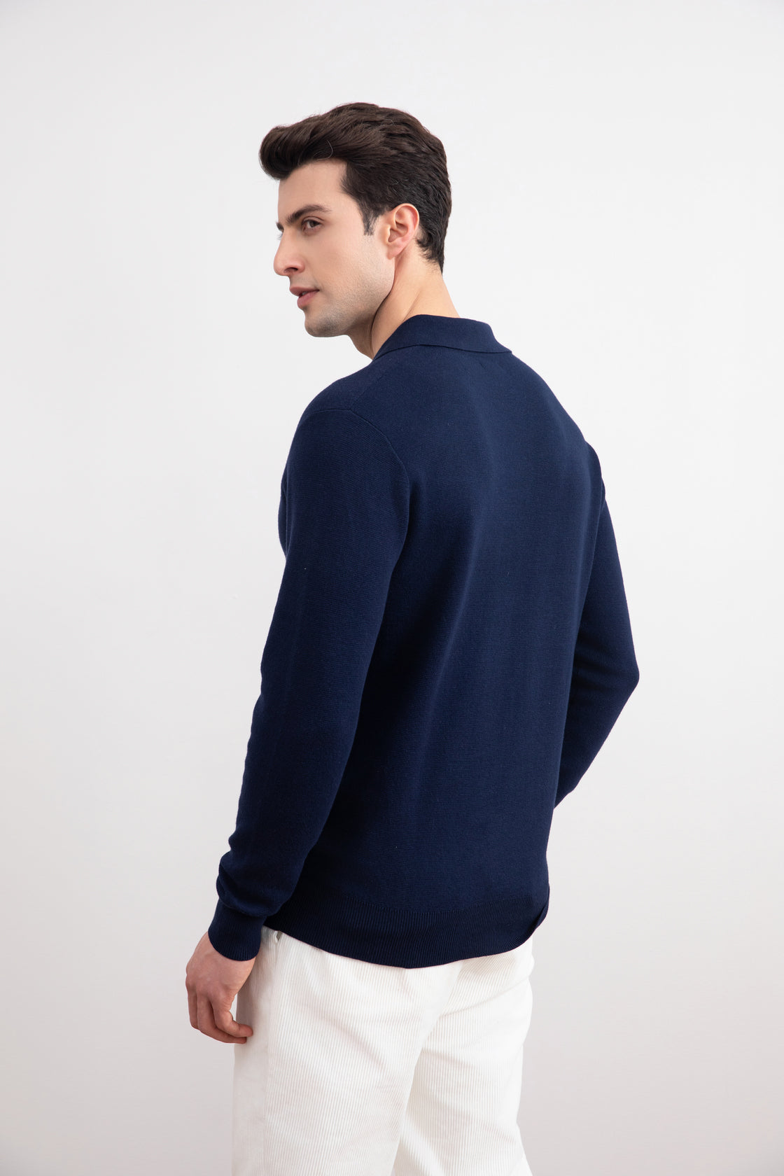 Polo aberta azul com mangas longas
